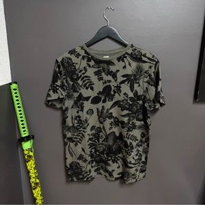 Grey Floral Tee Size Medium ($10)
